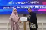 20260420-Ismawati-dosen-Akuntansi-Unismuh-Makassar-terima-apresiasi.jpg