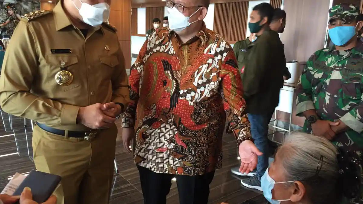 Walikota Samarinda Andi Harun Tinjau Proses Vaksinasi Covid-19 untuk Lansia dan Tokoh Agama