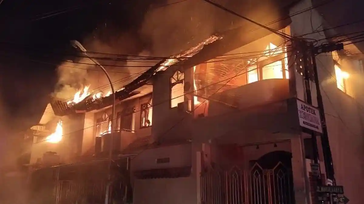 Enam Rumah di Dukuh Salam Tegal Terbakar saat Penghuni Terlelap, Api Baru Padam setelah 3 Jam