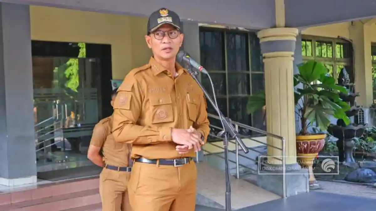 PROFIL Mohan Roliskana, Tokoh Pulau Lombok yang Berpotensi Maju di ...