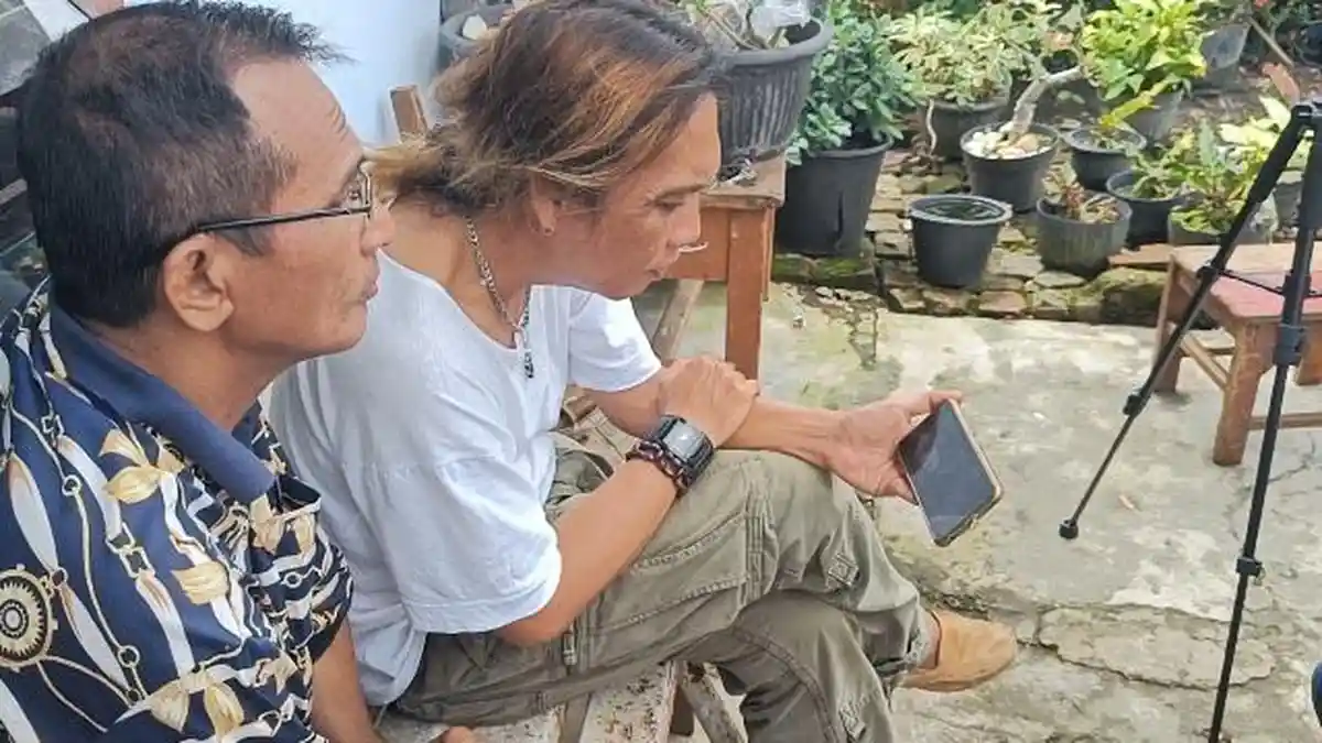 Ayah Brigadir Yosua Saksikan Proses Rekonstruksi Ulang Sendiri di Rumahnya