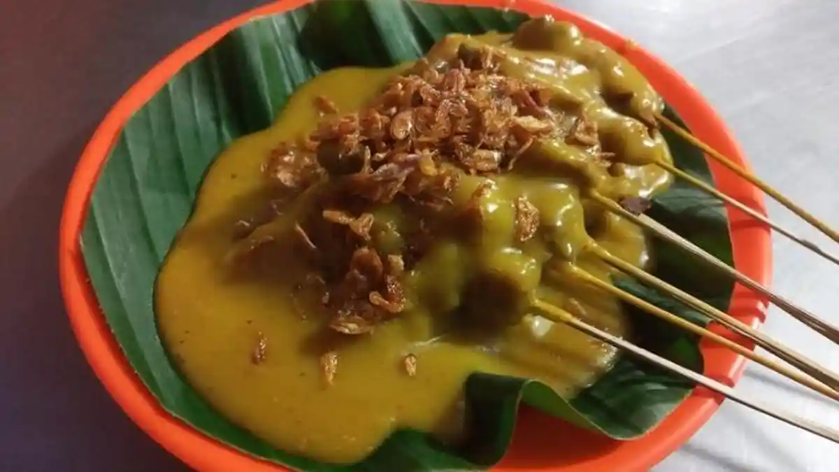 9 Tempat Makan Malam Enak di Padang yang Wajib Dicoba, dari Bakmi Uda hingga Sate Danguang Danguang