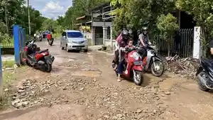 JALAN-RUSAK-43trdsftgd.jpg