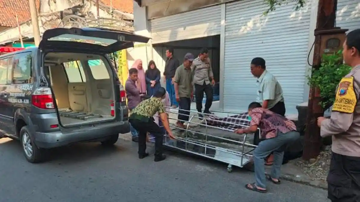 Tukang Becak di Gresik Meninggal Saat Istirahat Usai Antar Penumpang, Sempat Kejang