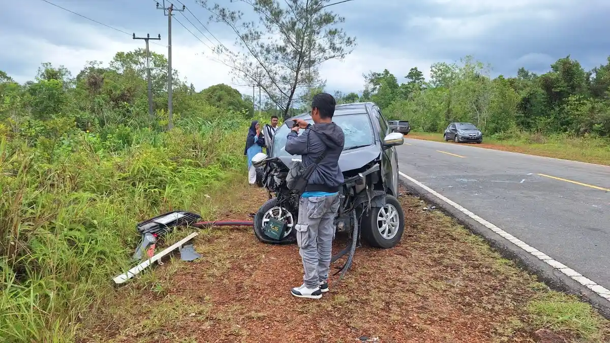 Toyota Avanza Terlibat Kecelakaan Beruntun di Bintan Ringsek Parah, Polisi Olah TKP