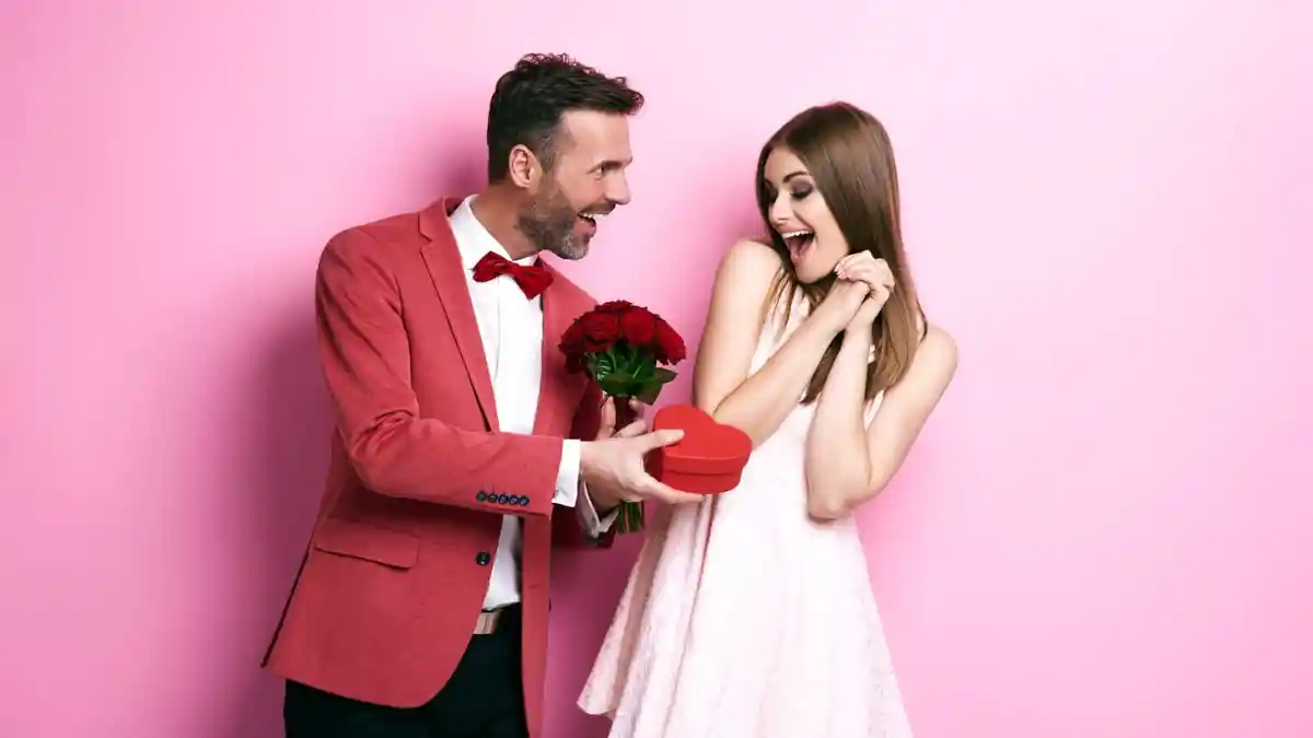 Ramalan Zodiak Cinta Besok 19 Maret 2023, Sagitarius Terjerat, Aries Mencari Kesempatan