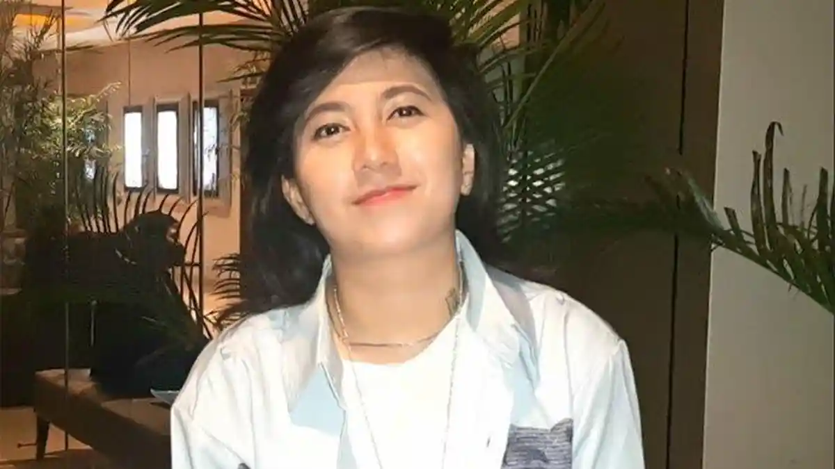 Penyanyi Dera Siagian Emosi Dituduh Penyuka Sesama Jenis
