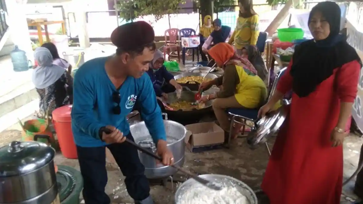 Banjir di Satui Tanbu Surut, Warga Mulai Bersih-bersih Rumah