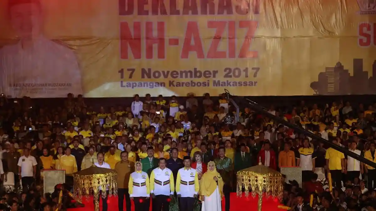Usai Kunjungi KPU Sulsel, Tim Hukum NH-Aziz Pulang Sambil Senyum