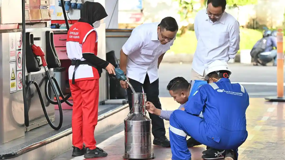 Gandeng Lembaga Independen, Dirut Pertamina Cek Langsung Kualitas BBM di SPBU
