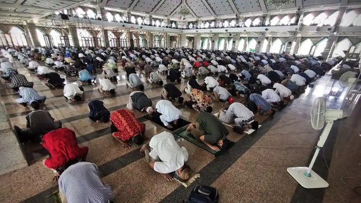 Niat dan Tata Cara Sholat Jumat dan Hukum Sholat Jumat bagi Wanita