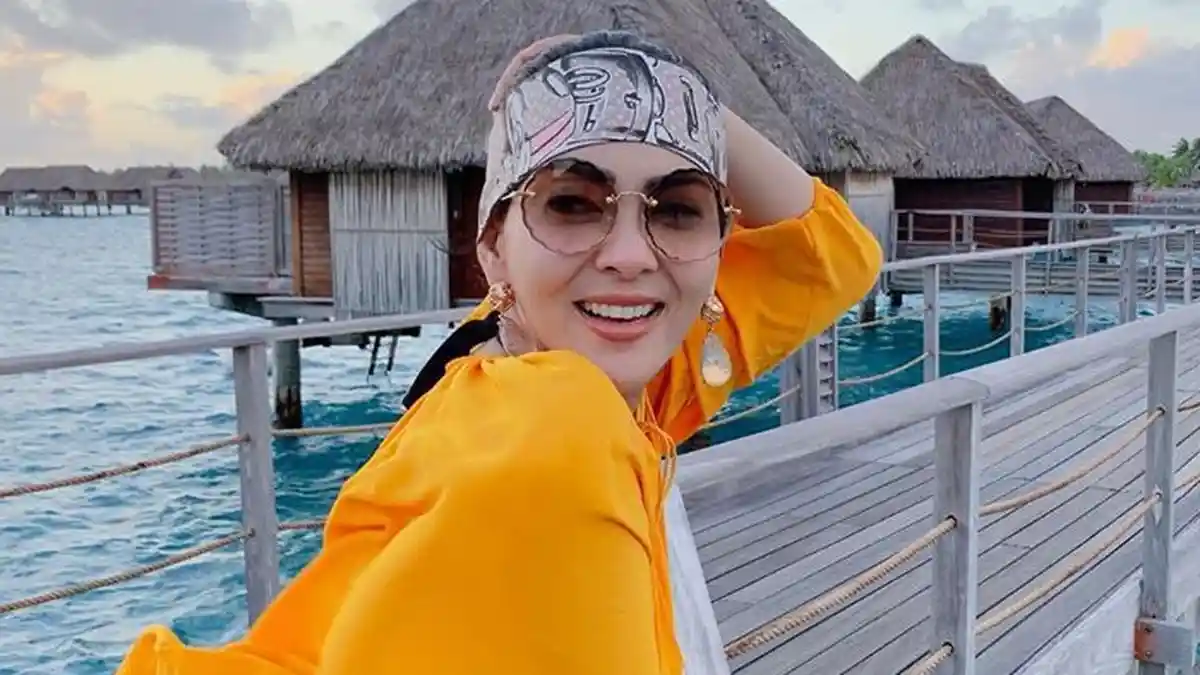 Terlihat Berpipi Tembem, Syahrini Gunakan Kalung dengan Model Sederhana Tapi Harganya Capai Rp 1 M