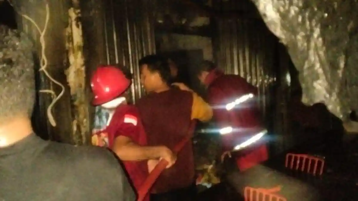 Sembilan Unit Toko di Pasar Sungai Limau Padang Pariaman Terbakar, Kerugian Mencapai Rp1 Miliar