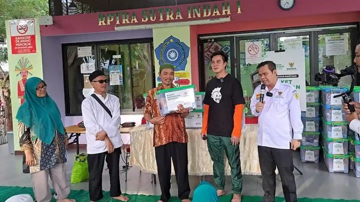 Gandeng Baim Wong, BAZNAS Bagikan Paket Ramadan Bahagia Kepada Komunitas Pertuni