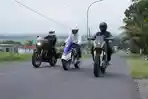 Seluruh-peserta-modifikator-Honda-Dream-Ride-sedang-mengendarai-sepeda-motor-modifikasifsd546.jpg