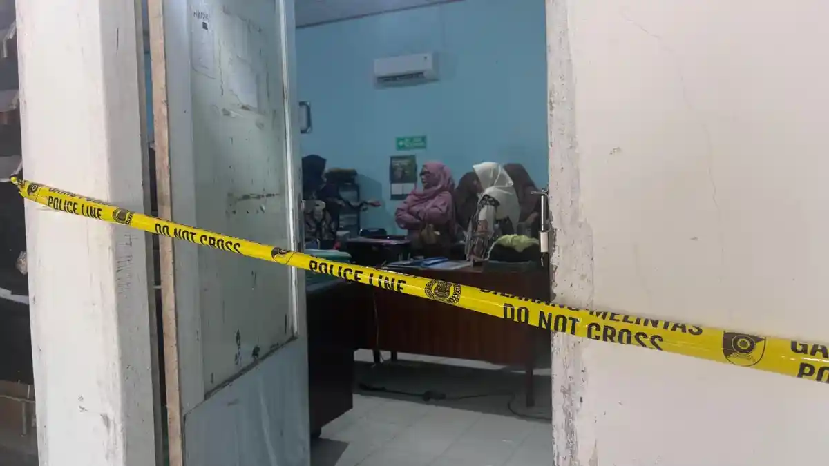 Unit Tipikor Polres Polman Geleda Kantor Dinkes Polman,Terkait Kasus Dugaan Korupsi