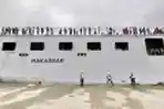 Mudik Naik KRI Makassar dari Balikpapan ke Surabaya