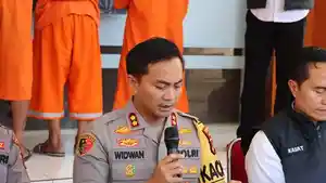 Kapolres-Buleleng-AKBP-Ida-Bagus-Widwan-Sutadi-saat-mengungkapkan-kasus-narkoba.jpg