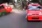 viral-aksi-sopir-angkot-ugal-ugalan-di-jalan-berujung-tabrakan-fatal.jpg