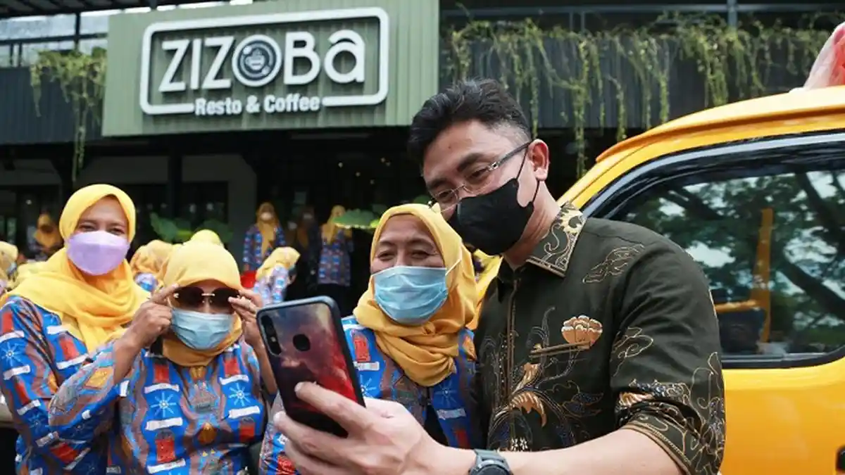 Andika Hazrumy Ajak Emak-emak di Tangerang Tidak Lengah terhadap Omicron