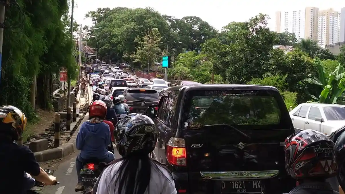 Hari Kedua Long Weekend, Jalan Siliwangi Bandung Macet Parah