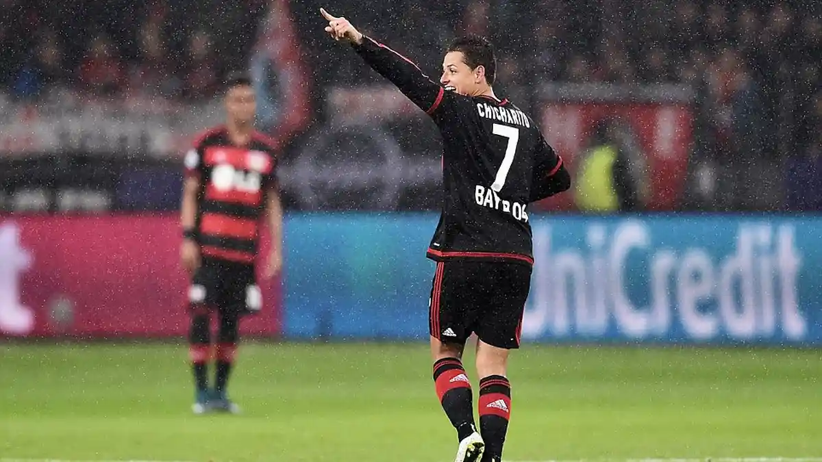 Javier Hernandez, Alasan Louis van Gaal Tak Beli Striker Anyar