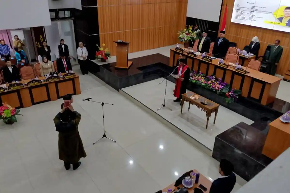 Muchlis U Aca Dilantik Sebagai Wakil Ketua I DPRD Palu 2024 -2029