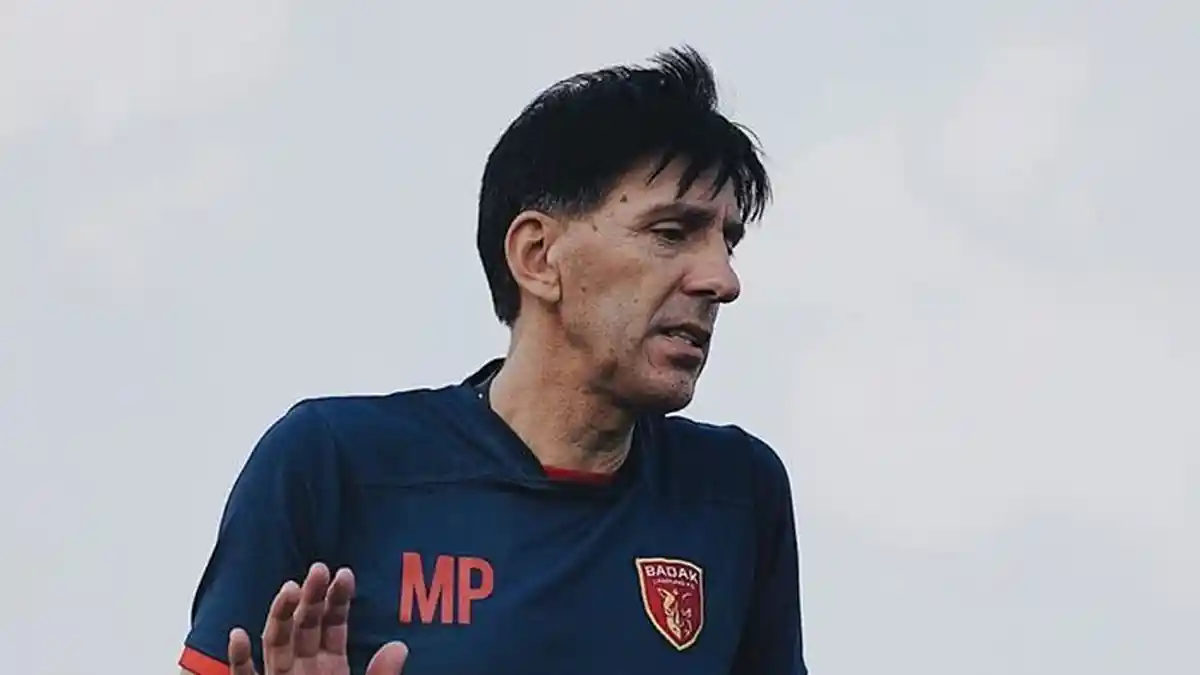 Tak Pikirkan Mantan Tim, Milan Petrovic Fokus Bangun Kekuatan Perseru Badak Lampung FC Vs Arema FC