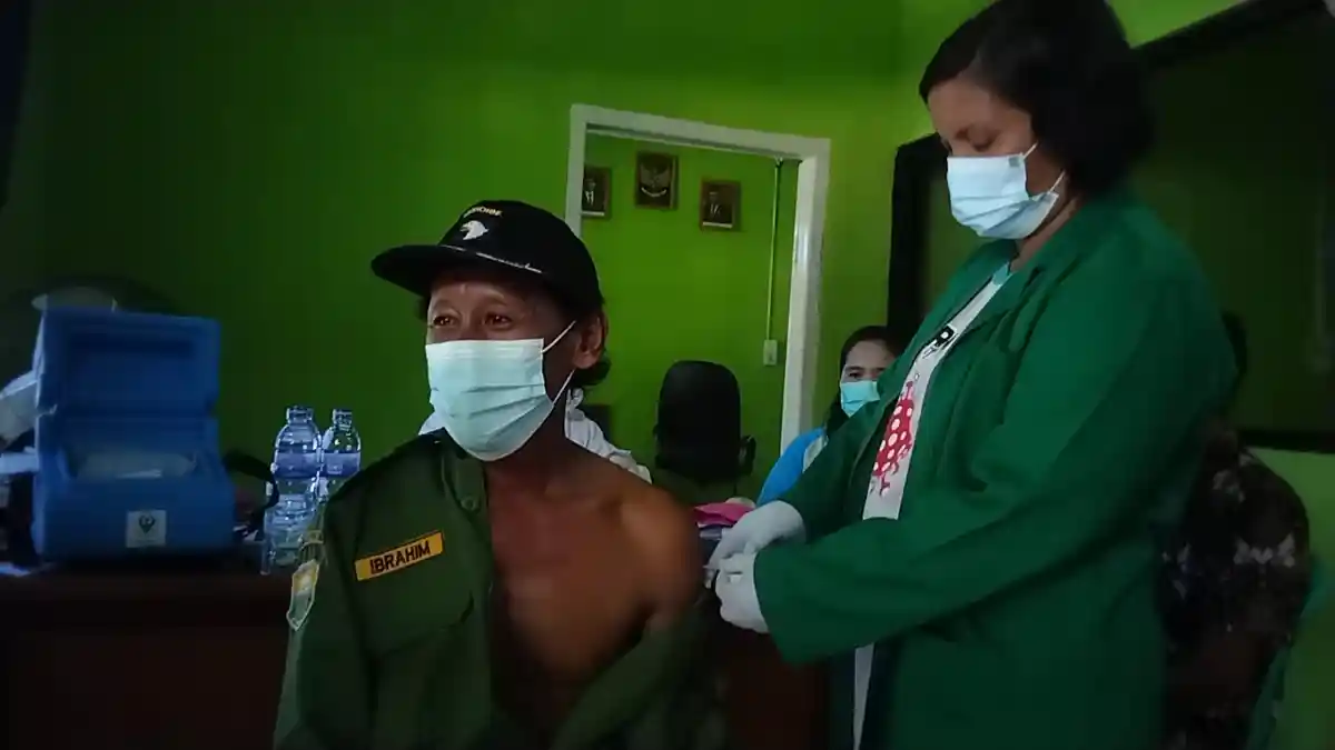 Vaksinasi Efektif Tekan Risiko Kematian dan Perawatan, SAD di Muaro Jambi Antusias Divaksin