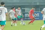 Pemain-timnas-U-19-Indonesia-Kadek-Arel-Priyatna-tengah.jpg