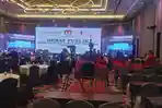 Debat_di_Pekanbaru_Sejumlah_Pendukung_Paslon_Pilkada_Pelalawan_Padati_Lokasi_Debat.jpg