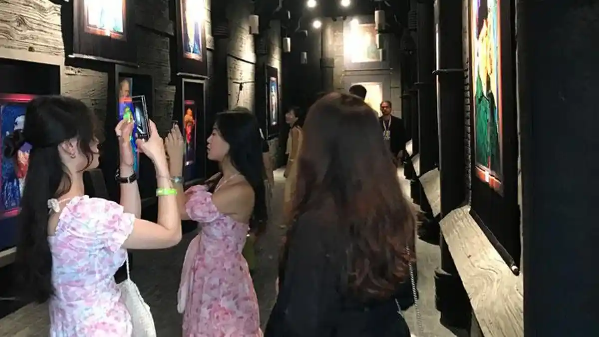 Ratusan Lukisan Pelukis Legendaris Van Gogh Hadir di Resorts World Sentosa Singapura 