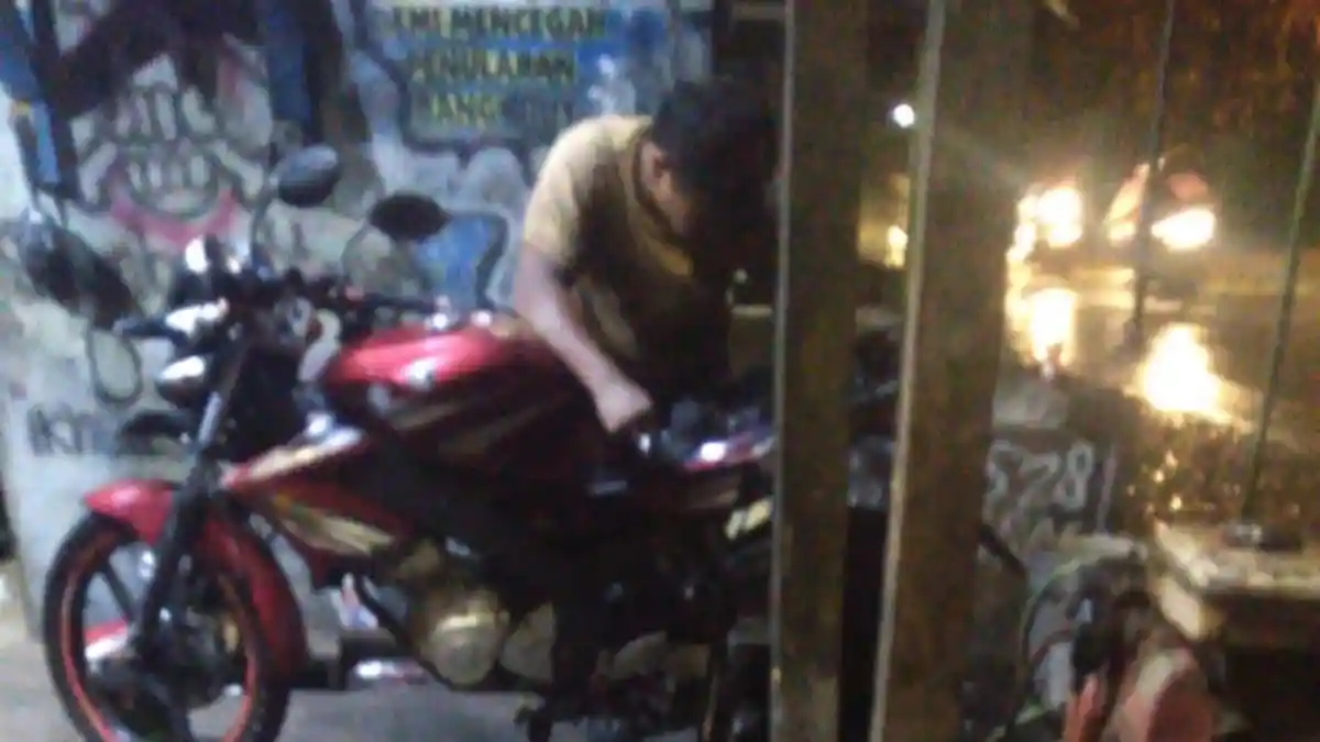 Bukan Karena Macet! Kisah Hamjah Habiskan 28 Jam dengan Motor untuk Pulang dari Ciamis ke Karawang