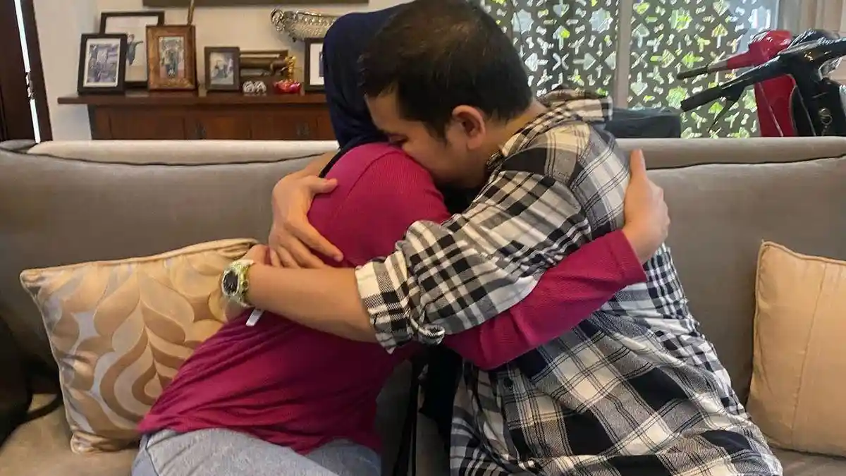Ramai Postingan Berpelukan dengan Indra Bekti, Aldilla Jelita Bantah Rujuk dengan Suami