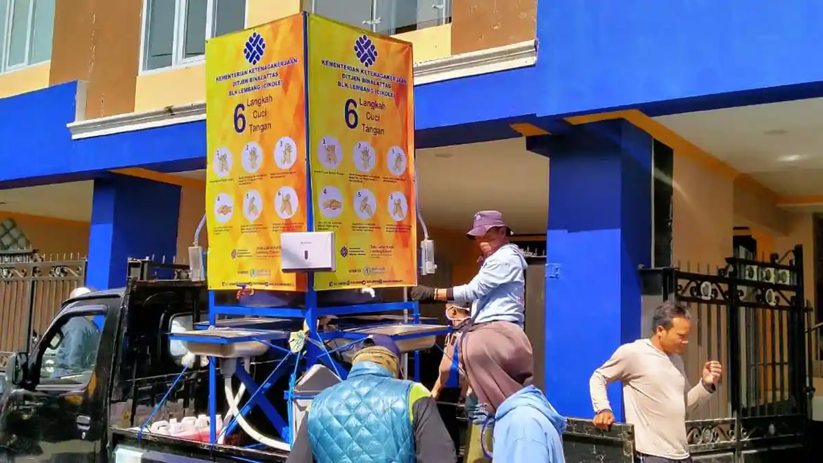 Cegah Penyebaran Covid-19, Kemnaker Distribusi 20 Unit Wastafel Portabel