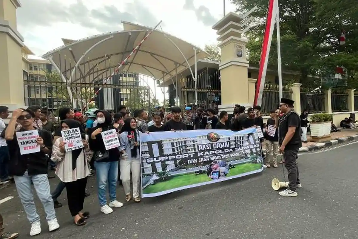 Muncul Aksi Dukung Kapolda Sumbar, Yakin Polda Profesional dan Berintegritas Ungkap Kematian Afif