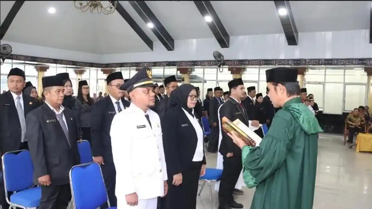 Bupati Dairi Rotasi 3 Camat dan Kepala Puskesmas, Ini Daftar Namanya