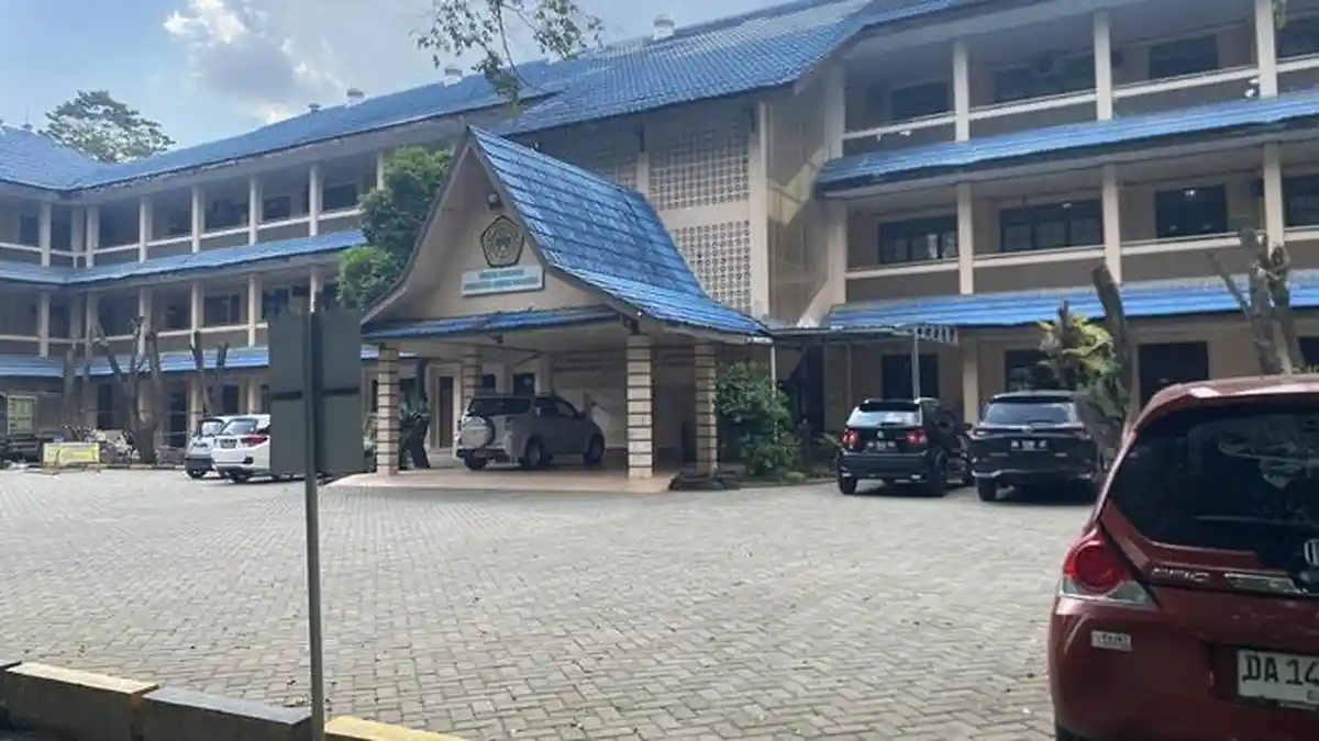 BEM ULM Soroti Pembatalan 17 Guru Besar, Dekan FEB: Wisudawan Tidak Terimbas