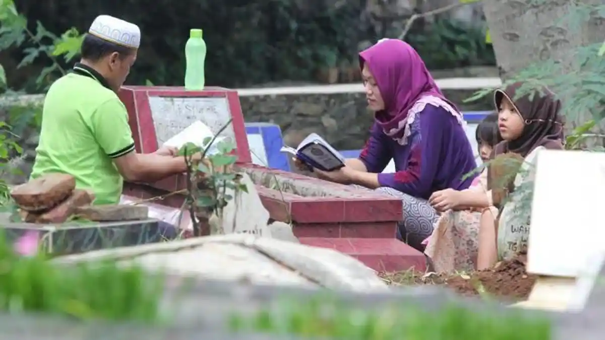 Bacaan Doa Ziarah Kubur Tradisi Menjelang Ramadan 1445 H/2024, Beserta Adabnya 