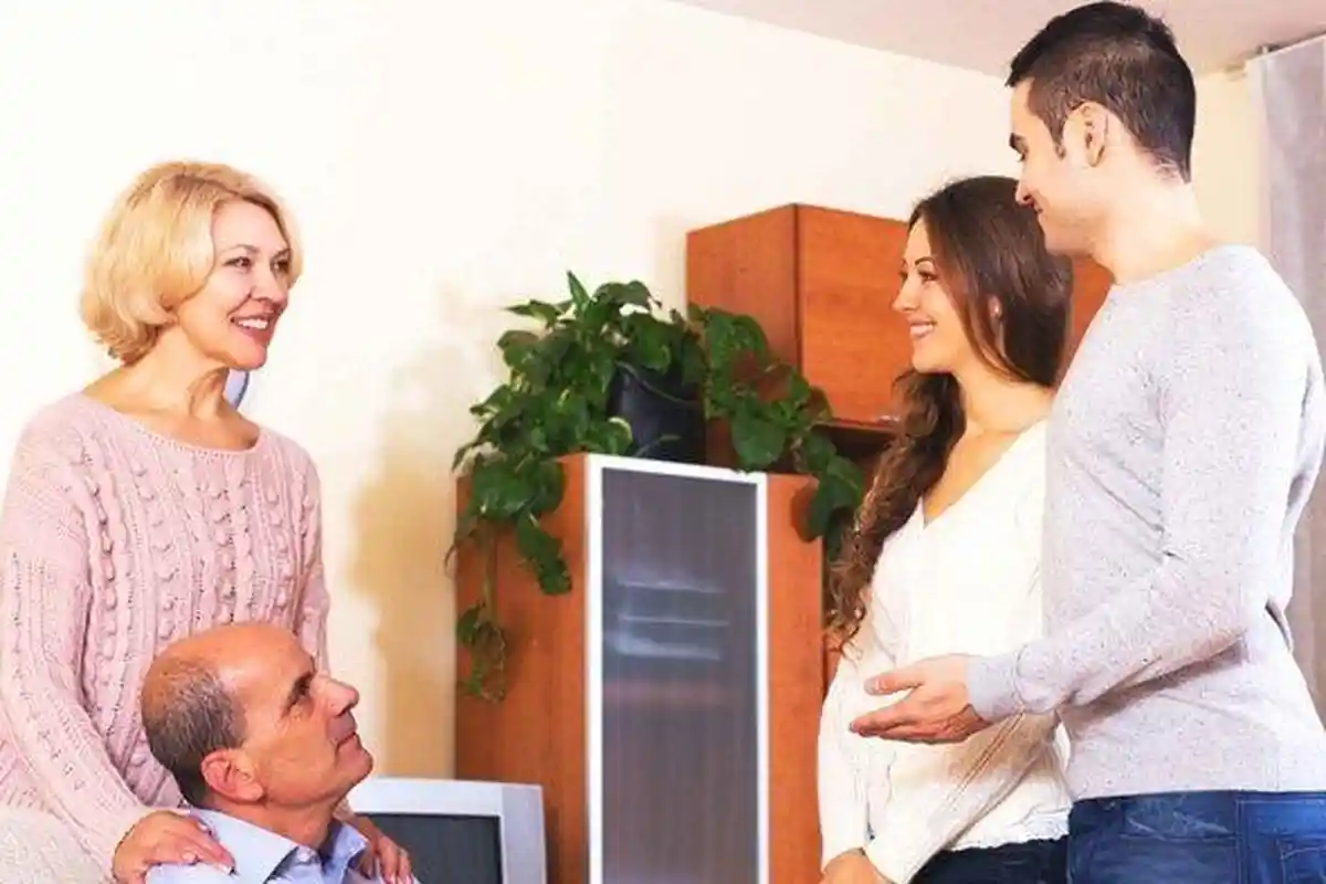 8 Tips Mendapatkan Hati Calon Mertua, Berpakaian Sopan hingga Membawa Buah Tangan