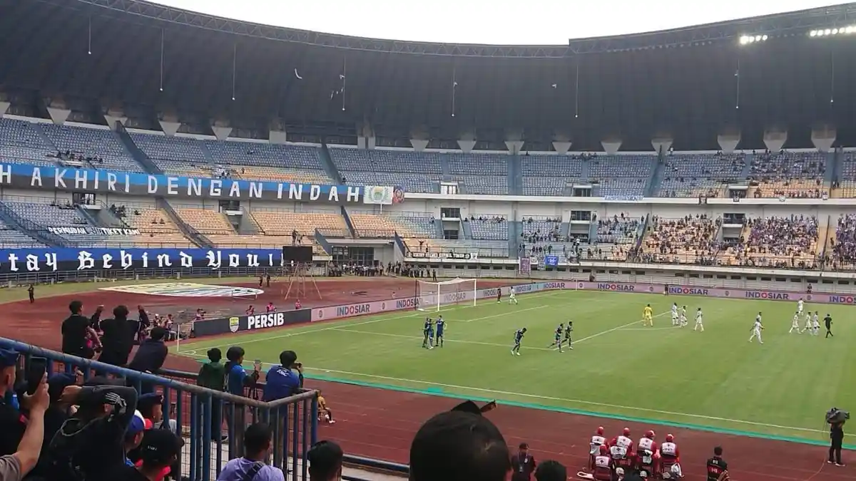 Stadion GBLA yang Kian Sepi Saat Persib Bandung Bertanding, Lawan PSIS Hanya Ada 5.368 Penonton