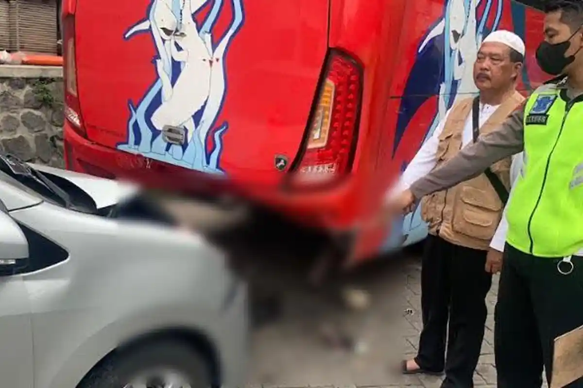 Kronologi Kecelakaan di Parkiran Makam Sunan Giri Gresik yang Tewaskan Satu Siswa Asal Kediri