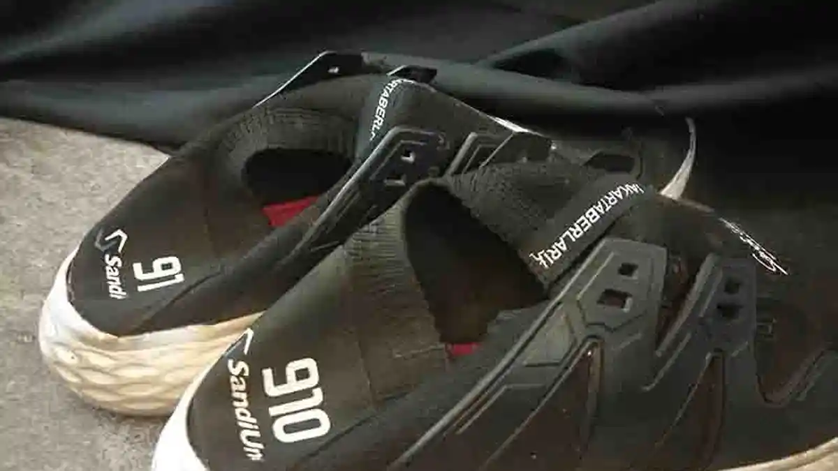 Sandiaga Uno Pakai Sepatu Angka 910, Ternyata Ini Maknanya ...