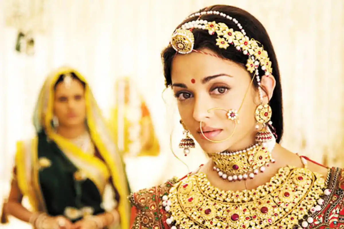 Beredar Foto Masa Lalu Aktris Bollywood Aishwarya Rai yang Langka, Astaga Penampilannya. . .