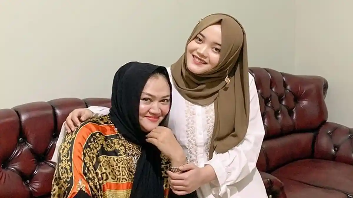 Polisi Periksa Jantung Lina Jubaedah, Adik Lina Menangis, Rizky Febian Diam