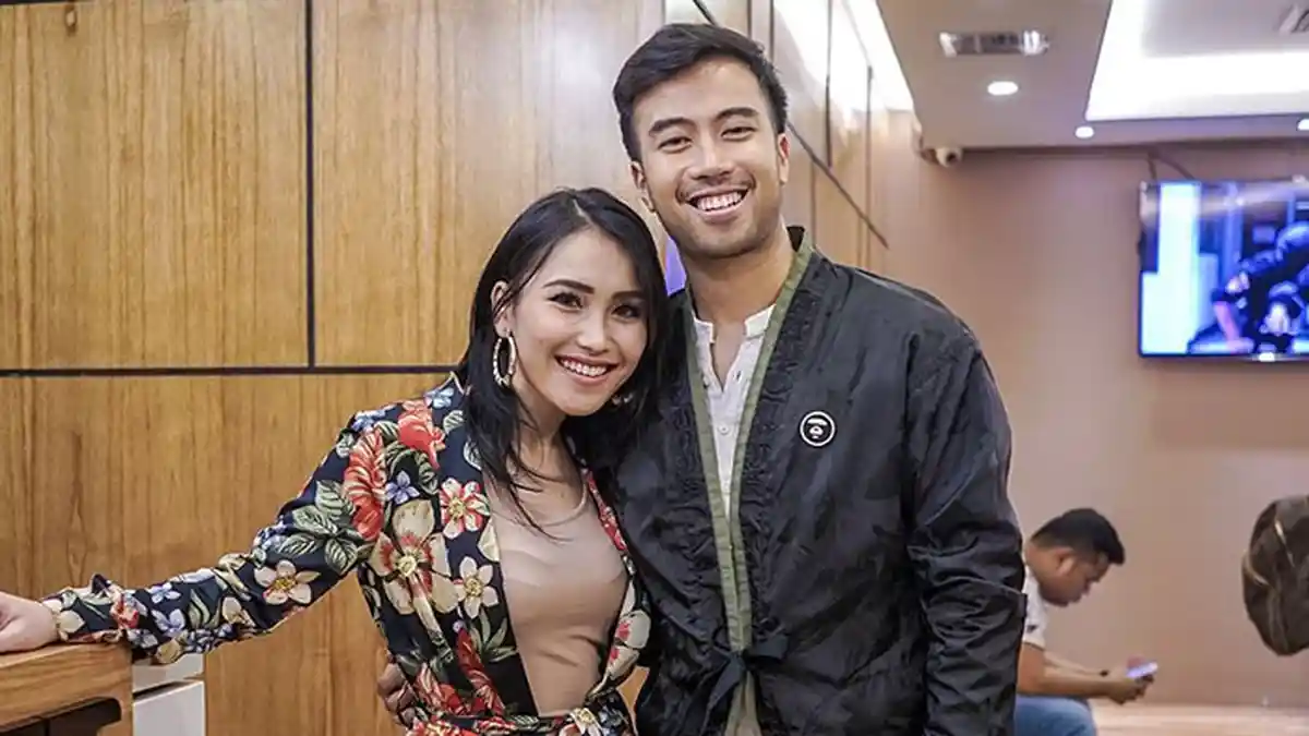 Vidi Aldiano Foto Bareng Ayu Ting Ting, Postingan Penyanyi Ini Langsung Diserbu Netizen
