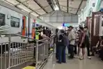 suasana-penumpang-ka-di-stasiun-kai-daop-7-madiun.jpg