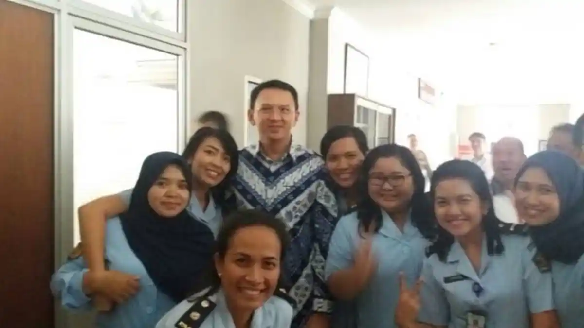 Ditemani Anak dan Istri, Ahok Rayakan Natal Pertamanya di Mako Brimob