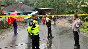 jembatan-kalibesuk-putus.jpg