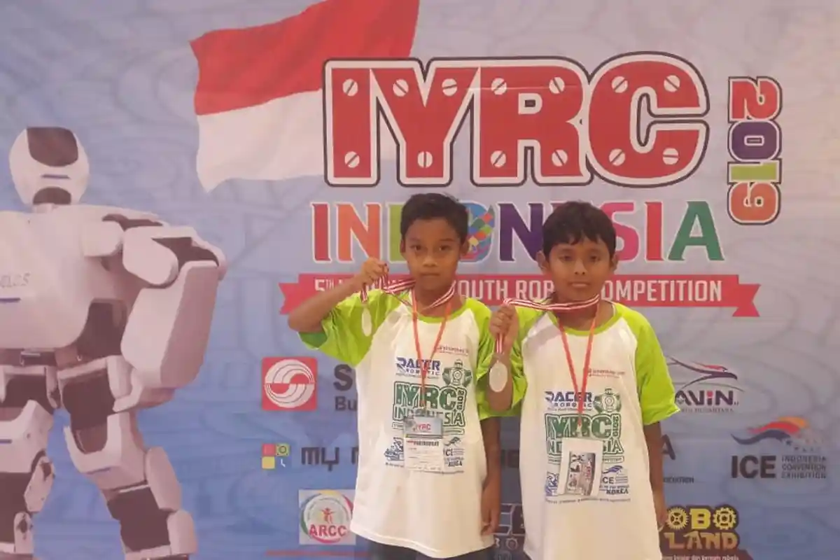 Tim Robot SDIT Permata  Bunda Raih Medali Perak di Ajang Kontes Robot Nasional
